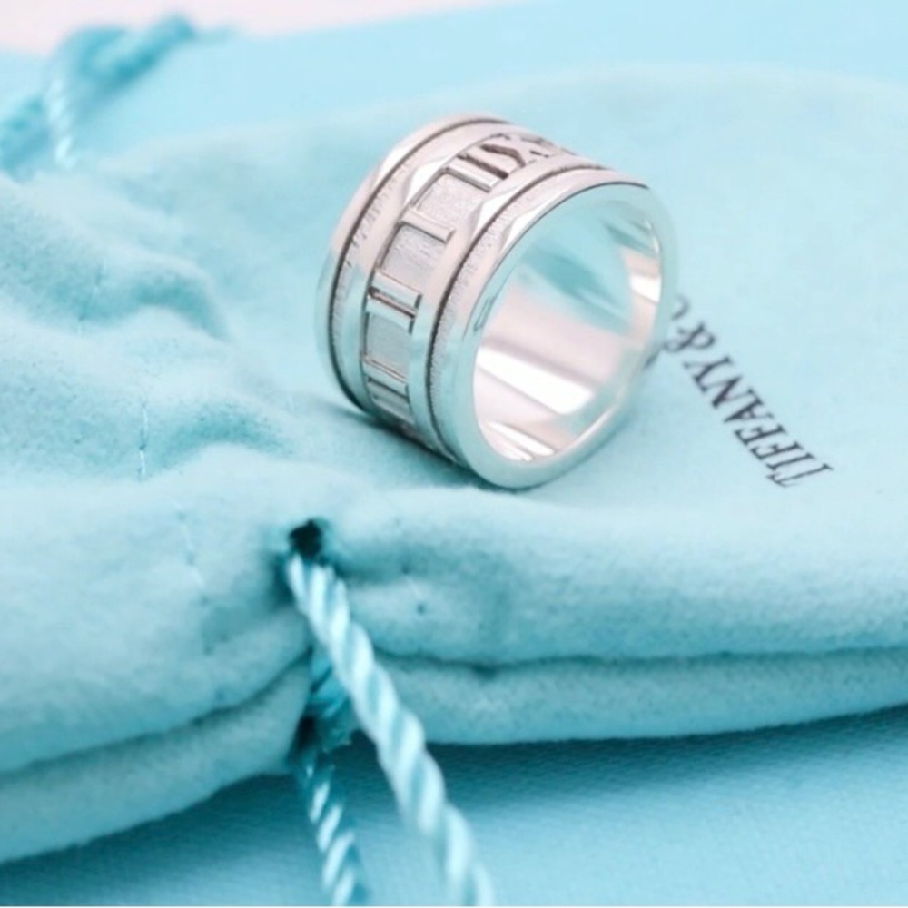 Tiffany & Co. 💯 % Auth 925 Silver Atlas  Roman Numeral Wide Ring w/Pouch✨EUC✨ - Picture 2 of 10